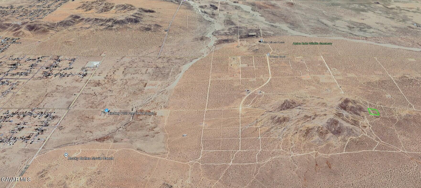 M14 125th Street East Lancaster, CA 93535 - Photo 4 of 13 a bathroom with a shower