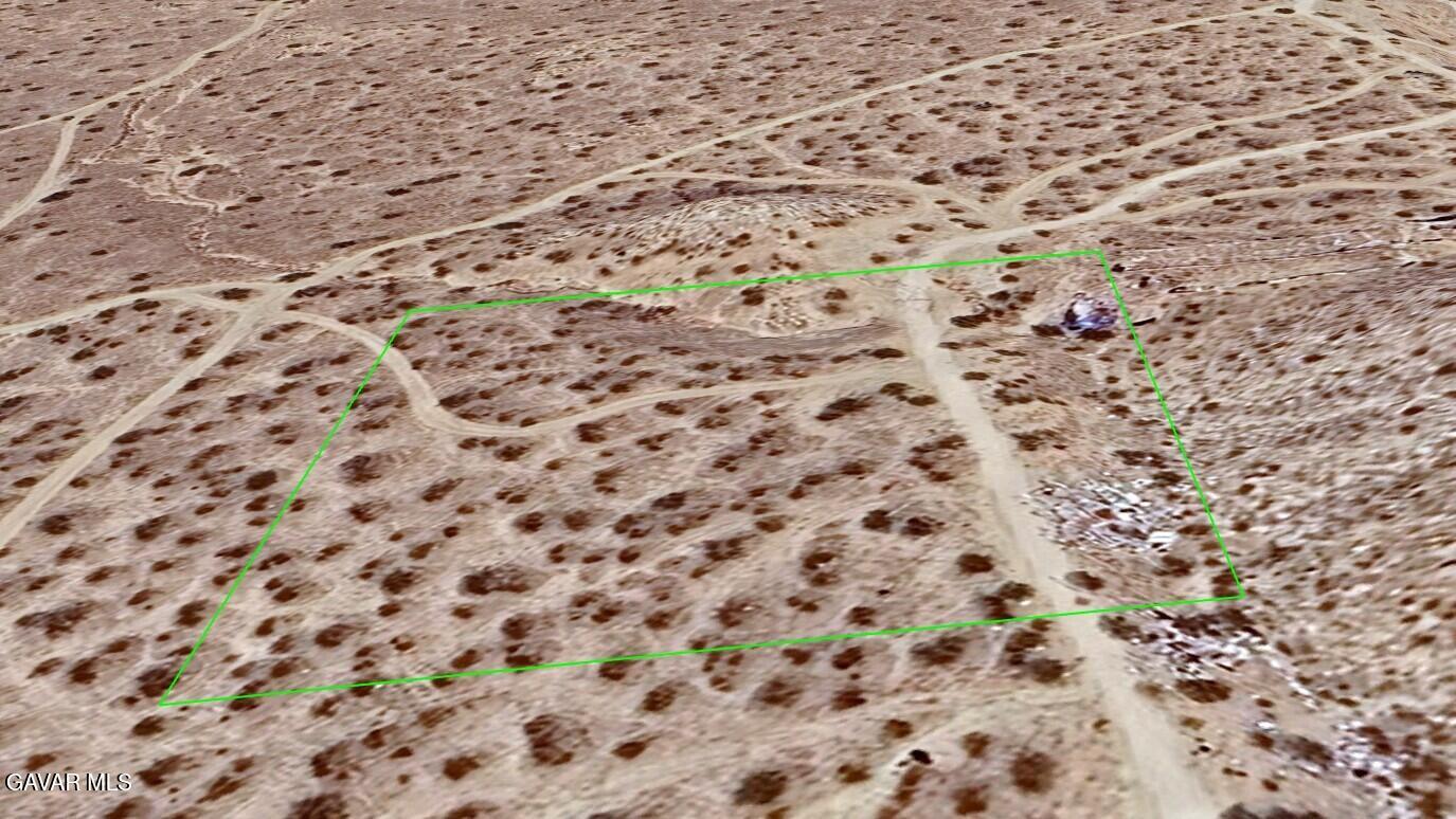 M14 125th Street East Lancaster, CA 93535 - Photo 6 of 13 a bathroom with a shower curtain