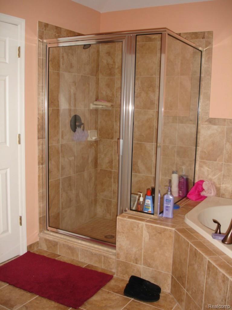 3494 Connors Drive Rochester, MI 48307 - Photo 21 of 28 Master BR Shower.jpg