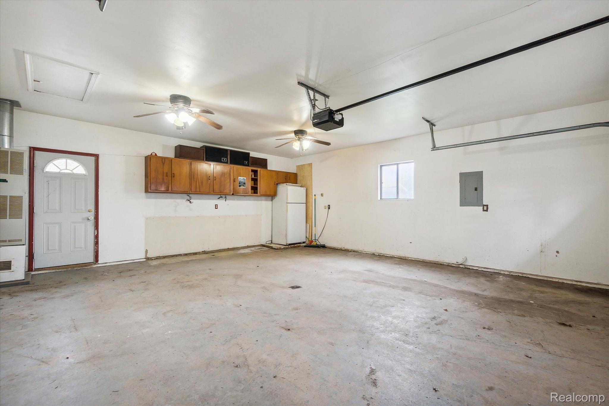 2196 South Vassar Road Burton, MI 48519 - Photo 33 of 39 Gallery Image 33