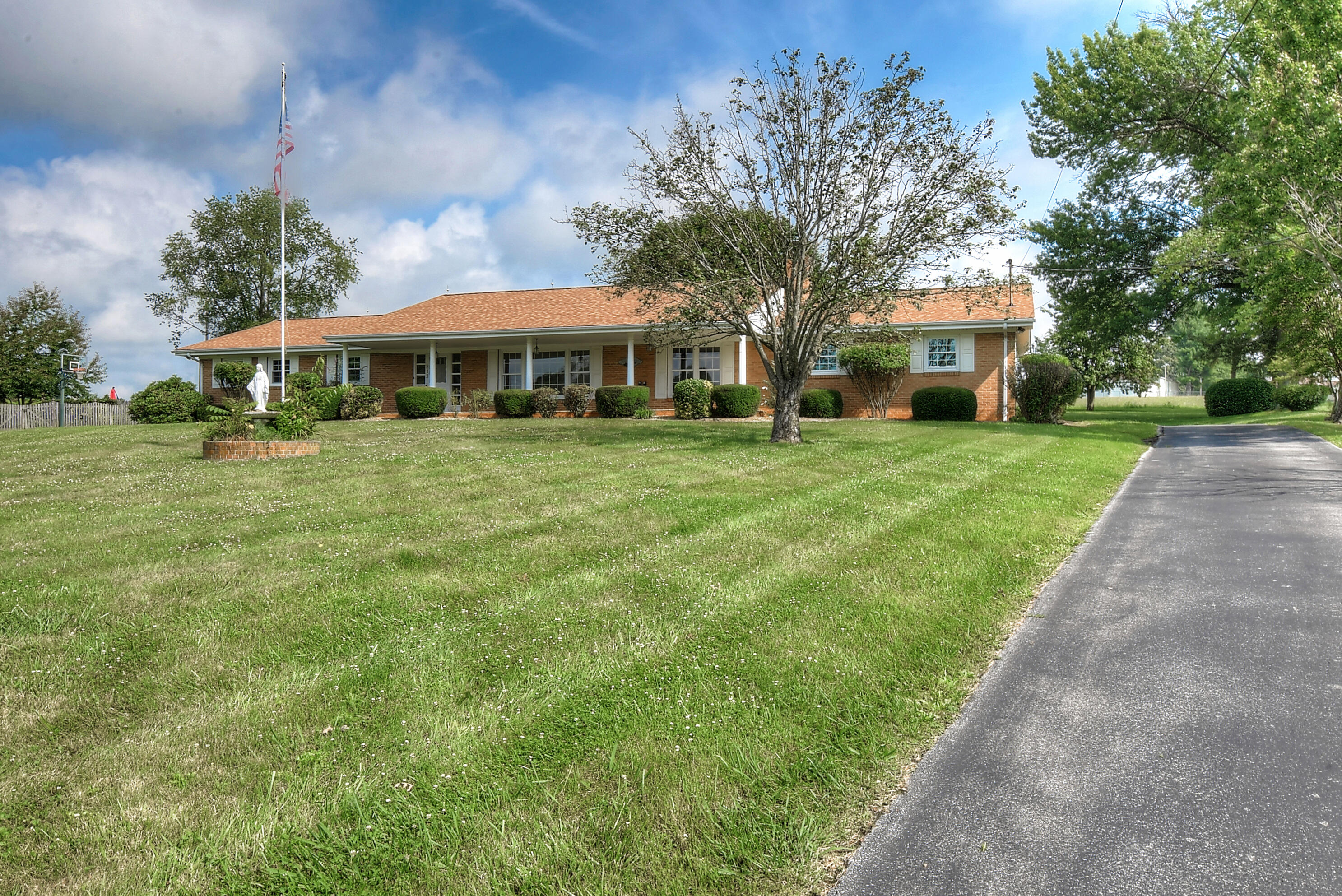 813 Gray Station Road Gray, TN 37615 - Photo 3 of 45 DSC_0031_2_3_4_5_6