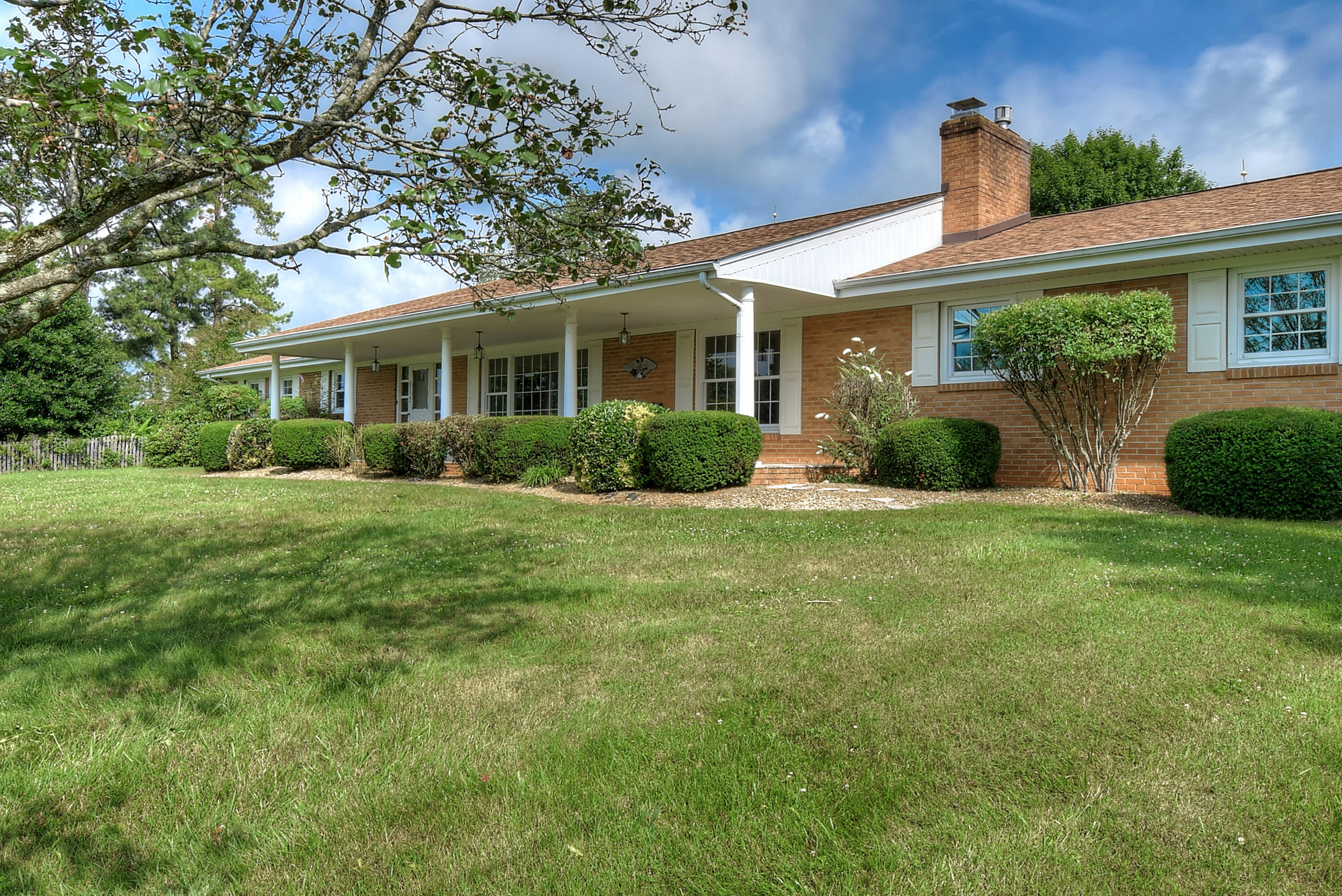 813 Gray Station Road Gray, TN 37615 - Photo 4 of 45 DSC_0043_4_5_6_7_8