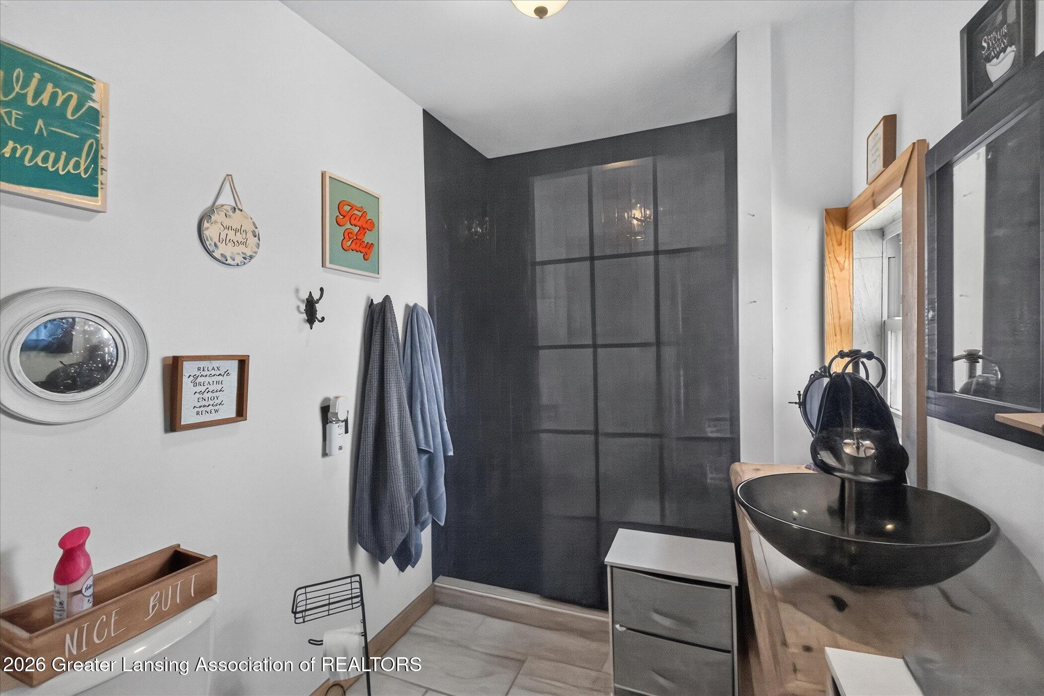6292 East Gratiot Road Elsie, MI 48831 - Photo 7 of 46 24-6292-E-Gratiot-Rd-Bannister-WindowSti