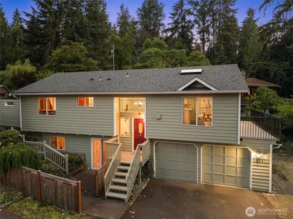 $950,000 | 1611 Northeast Perkins Way, Shoreline, WA 98155