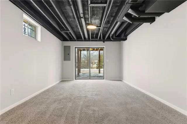 $379,000 | 68 Woodbridge Lane, Kansas City, MO 64145