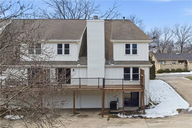 $379,000 | 68 Woodbridge Lane, Kansas City, MO 64145