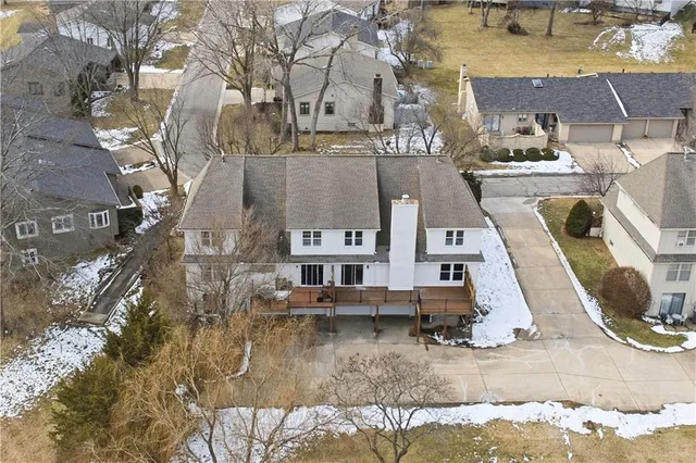 $379,000 | 68 Woodbridge Lane, Kansas City, MO 64145