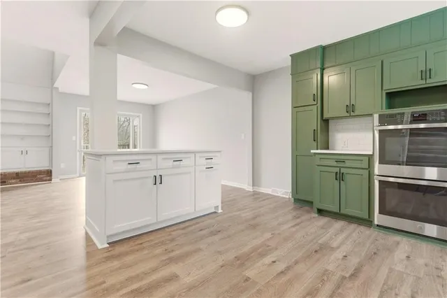 $379,000 | 68 Woodbridge Lane, Kansas City, MO 64145