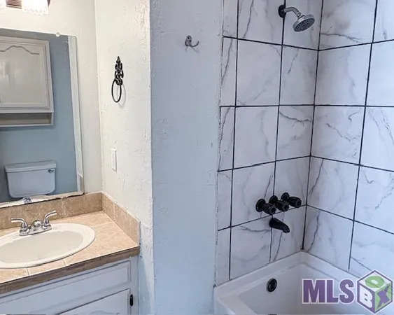 $1,050 | 8091 Bayou Fountain Avenue, Unit 703, Baton Rouge, LA 70820