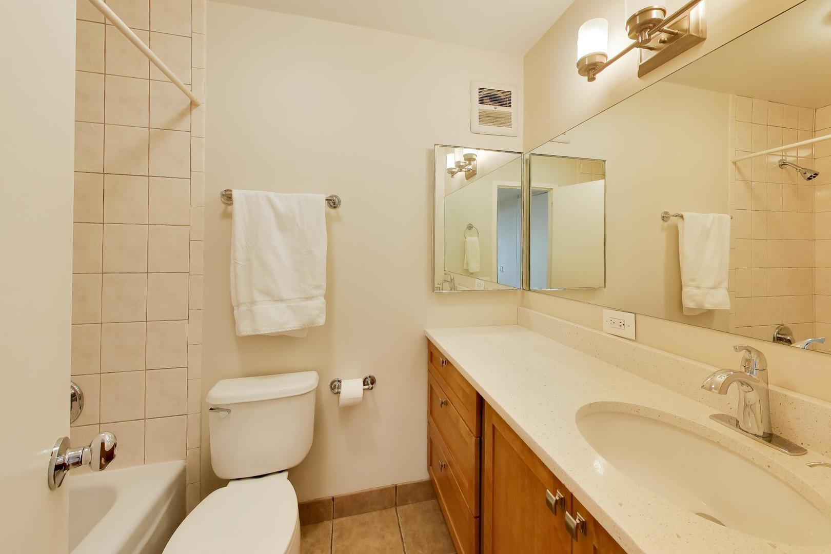 5733 North Sheridan Road, Unit 6C Chicago, IL 60660 - Photo 16 of 27 Gallery Image 16