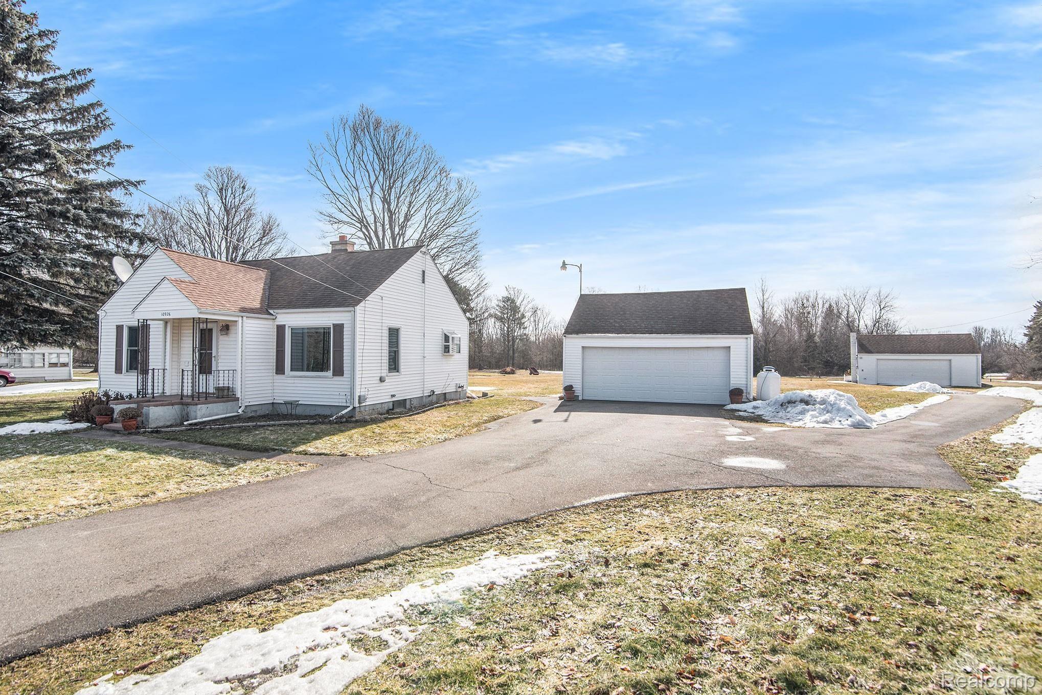 10926 Lansing Road Durand, MI 48429 - Photo 22 of 25 19.jpg
