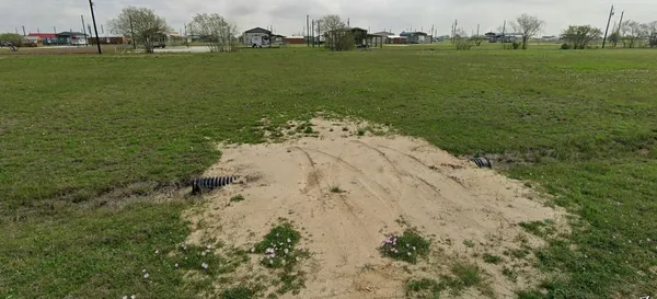 $30,000 | 115 Baracuda Drive, Palacios, TX 77465