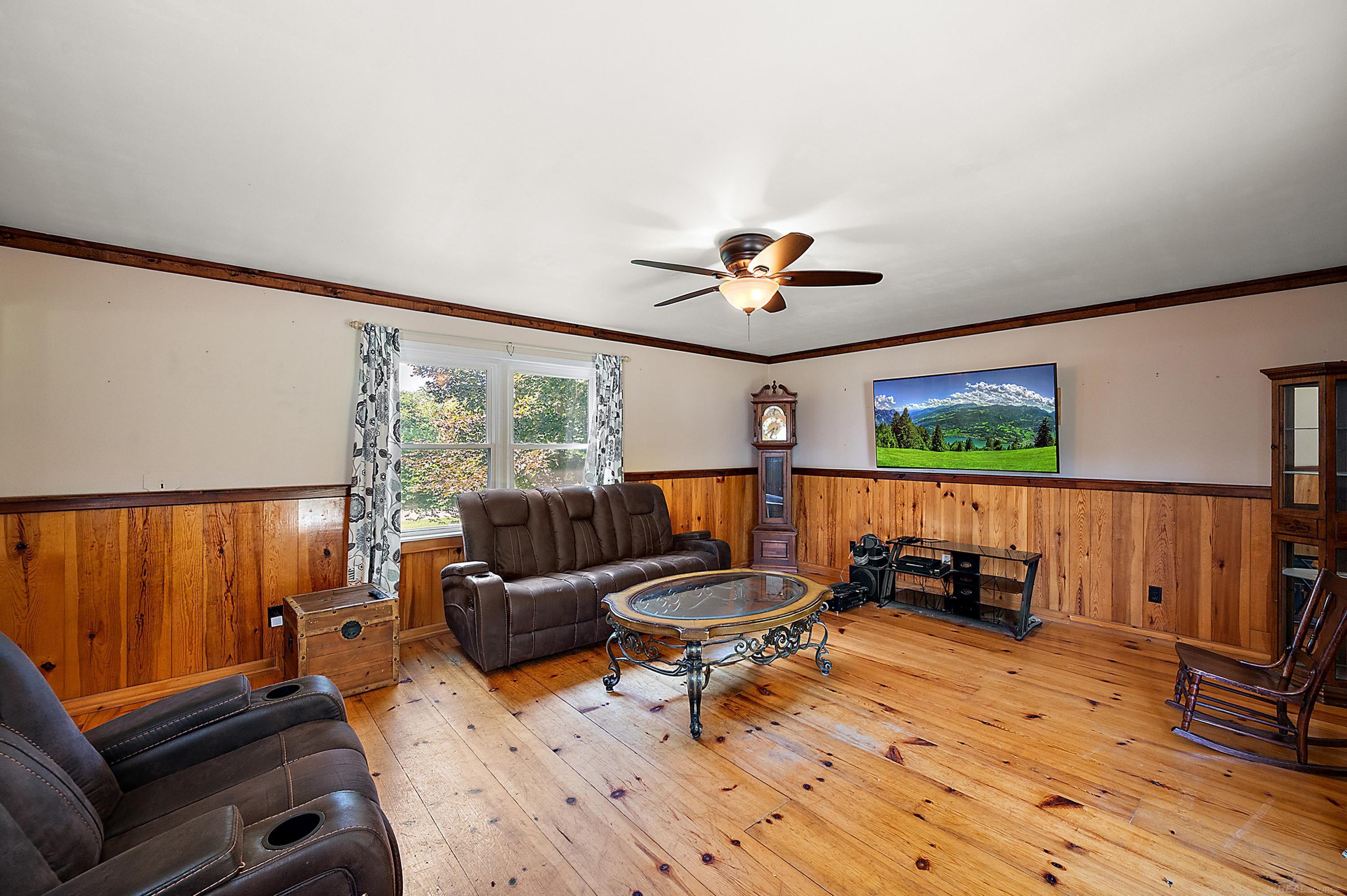 149 East Hunters Creek Road Lapeer, MI 48446 - Photo 25 of 71 50215016-0f36aff8-c9e1-4cff-97cd-9a0333d86700.JPG