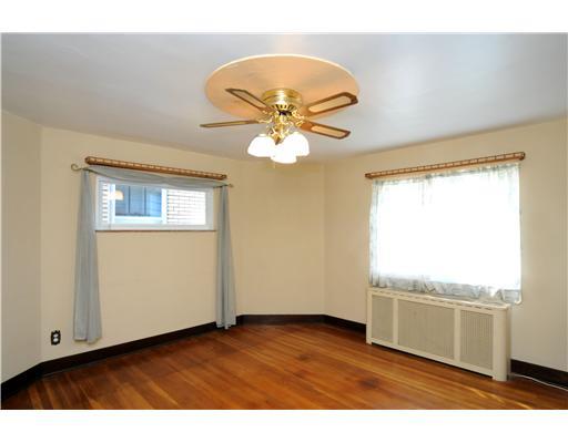 1013 2nd Street McKees Rocks, PA 15136 - Photo 7 of 16 Dining Room.