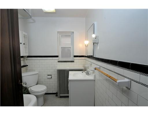 1013 2nd Street McKees Rocks, PA 15136 - Photo 10 of 16 Master Bath/Spa. Light and bright bathroom!