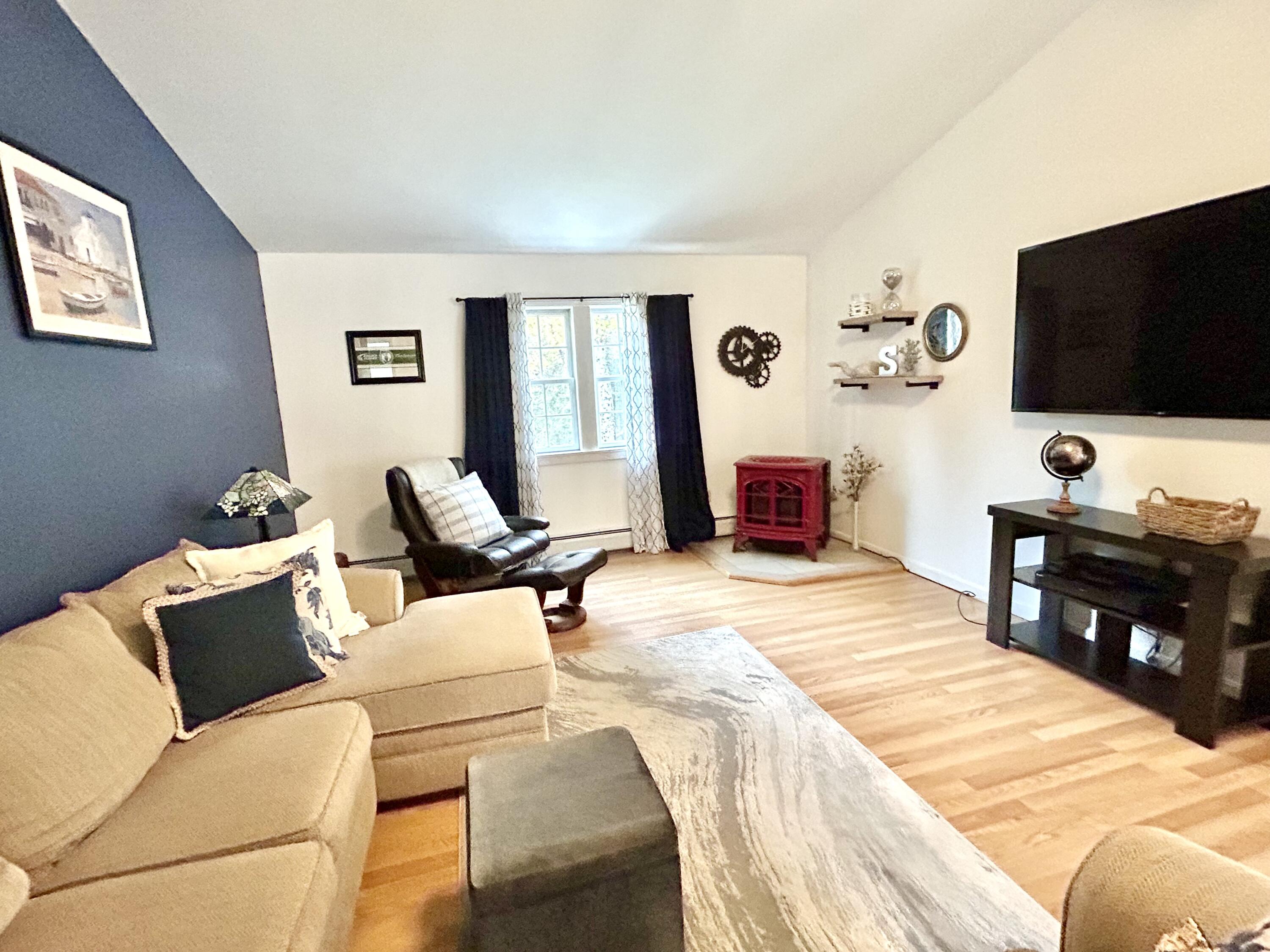 18 Tamarac Road Ellsworth, ME 04605 - Photo 14 of 40 Living room w vaulted ceilings
