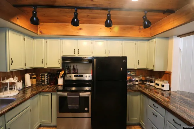 $345,000 | 560 Washington Street, Lander, WY 82520