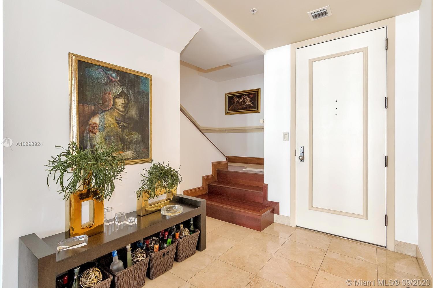 801 Brickell Key Boulevard, Unit PH8 Miami, FL 33131 - Photo 12 of 31