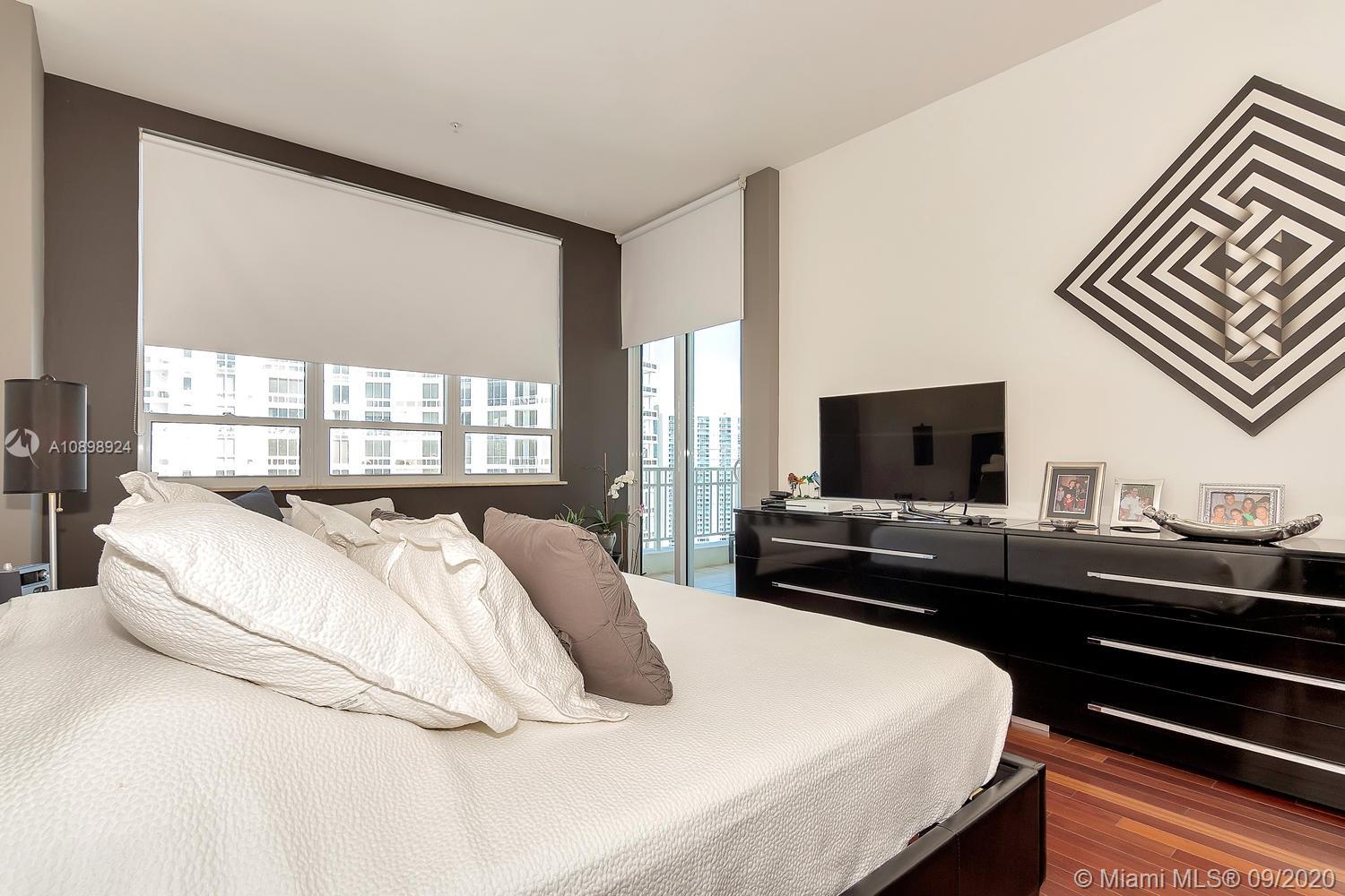801 Brickell Key Boulevard, Unit PH8 Miami, FL 33131 - Photo 13 of 31