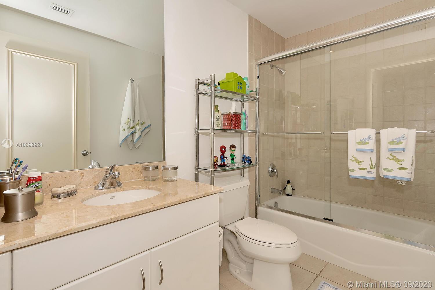 801 Brickell Key Boulevard, Unit PH8 Miami, FL 33131 - Photo 21 of 31