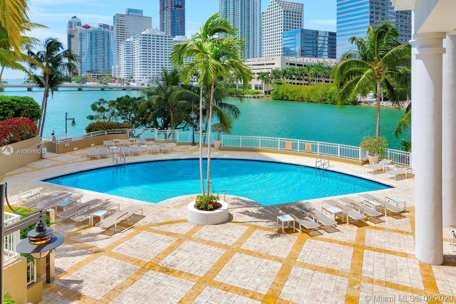 801 Brickell Key Boulevard, Unit PH8 Miami, FL 33131 - Photo 22 of 31