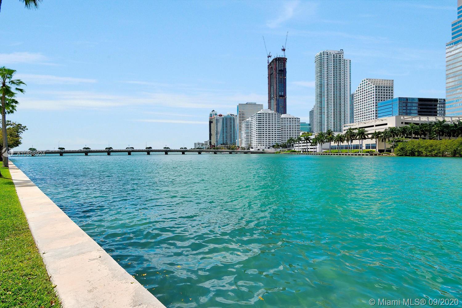 801 Brickell Key Boulevard, Unit PH8 Miami, FL 33131 - Photo 29 of 31