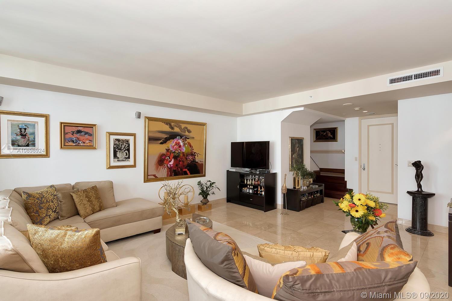 801 Brickell Key Boulevard, Unit PH8 Miami, FL 33131 - Photo 4 of 31