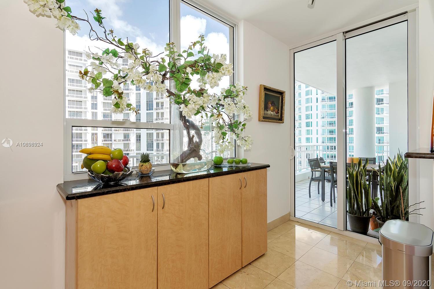 801 Brickell Key Boulevard, Unit PH8 Miami, FL 33131 - Photo 10 of 31