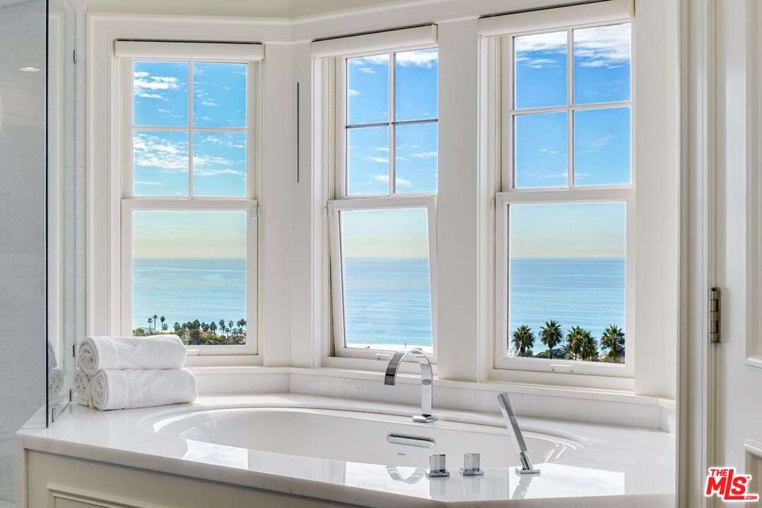 6277 Sea Star Drive Malibu, CA 90265 - Photo 19 of 48 Gallery Image 19