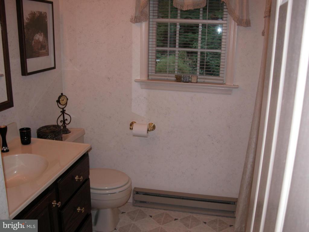 172 Ridge Avenue, Unit 4 Ephrata, PA 17522 - Photo 11 of 24 Gallery Image 11