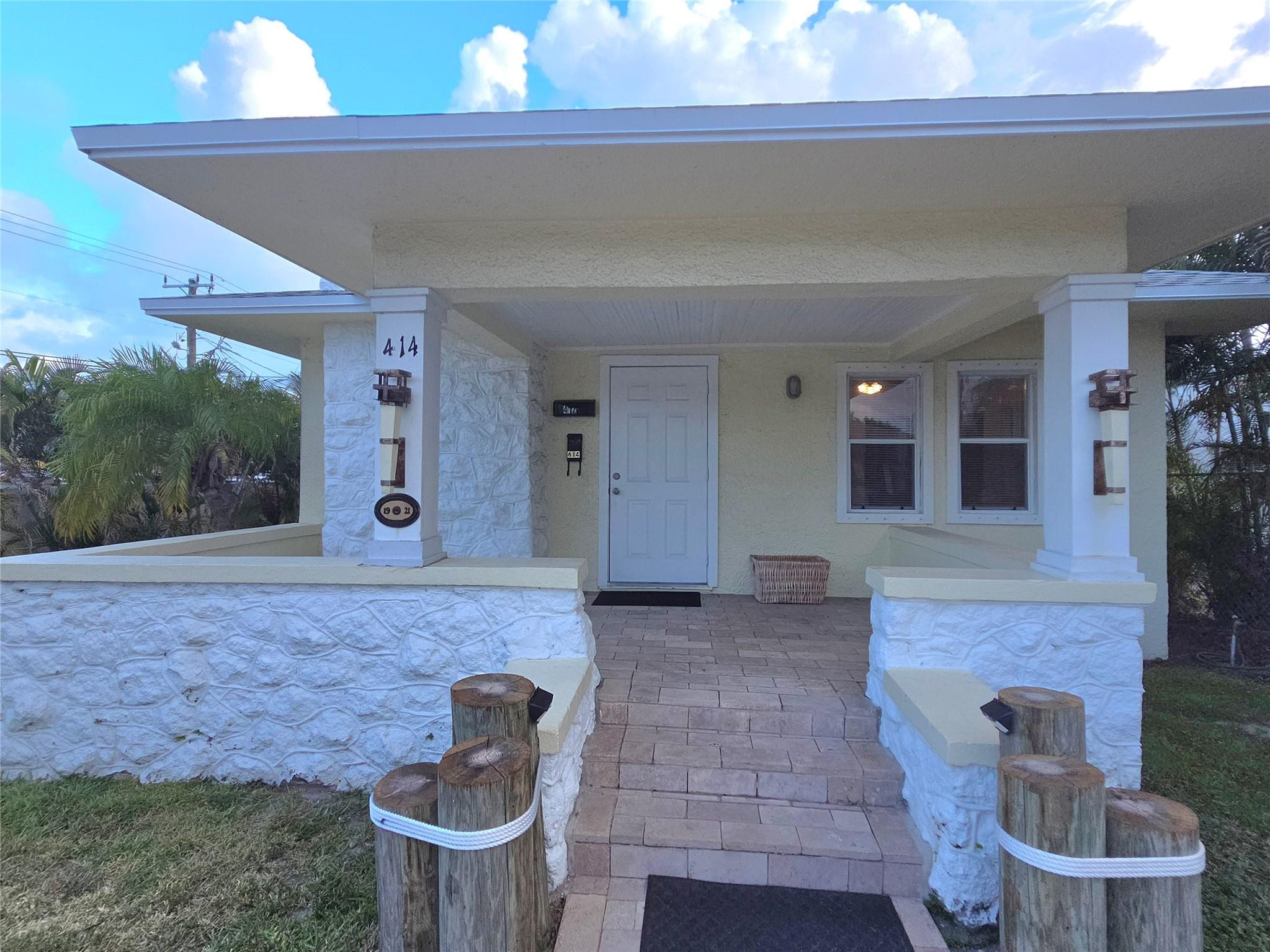 414 Ardmore Road West Palm Beach, FL 33401 - Photo 2 of 24 Photo 2