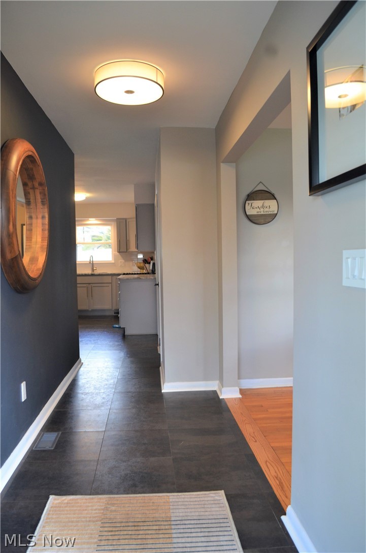 3185 Stanley Road Akron, OH 44333 - Photo 2 of 22 Gallery Image 2