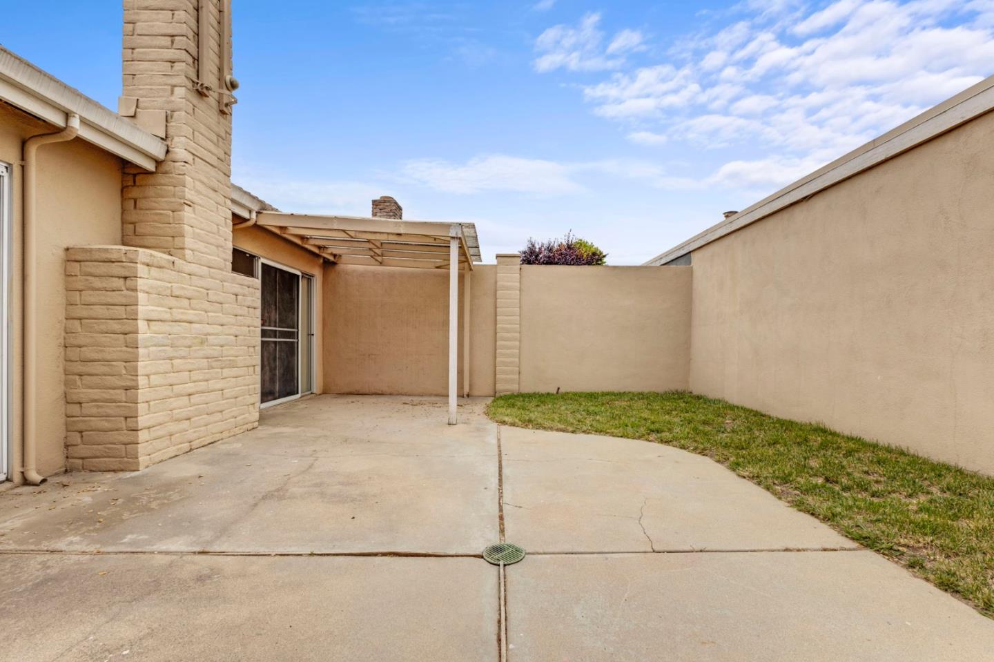 1604 Cherokee Drive Salinas, CA 93906 - Photo 19 of 22 a view of a garage