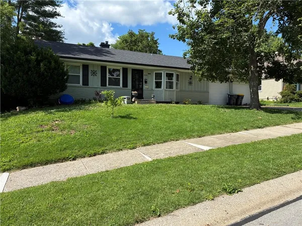 $300,000 | 3528 Northeast 49th Street, Kansas City, MO 64119