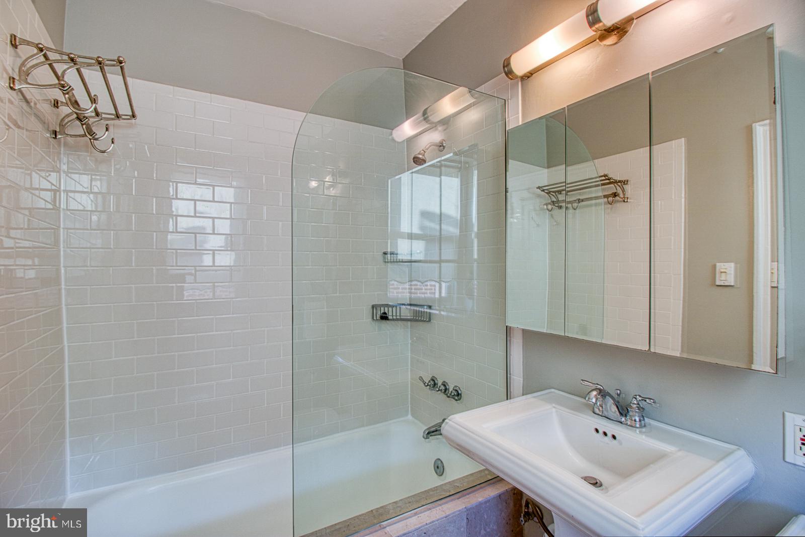 2456 20th Street Northwest, Unit 306 Washington, DC 20009 - Photo 15 of 35 Bedroom #1 - Ensuite bathroom.