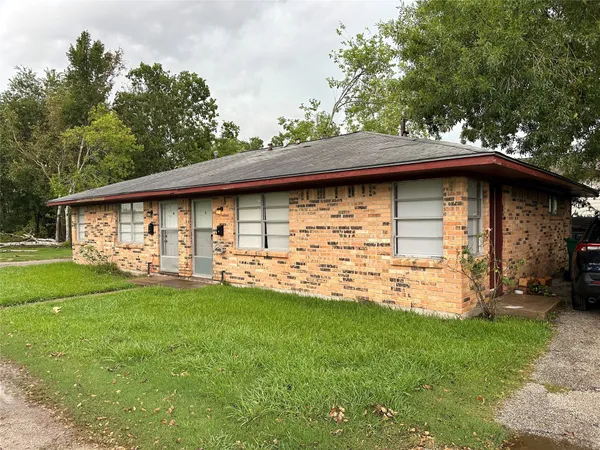$1,000 | 2922 Randolph Road, Unit 5, Pasadena, TX 77503