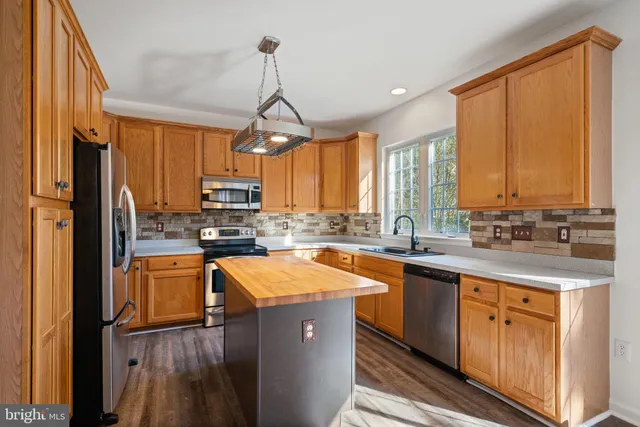 $560,000 | 10746 Greenbriar Lane, Spotsylvania, VA 22553