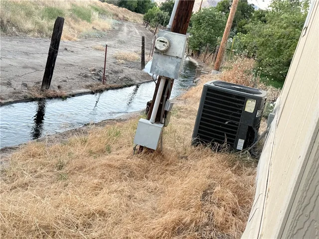 $315,000 | 33511 Sierra Drive, Unit 1/2, Lemon Cove, CA 93244