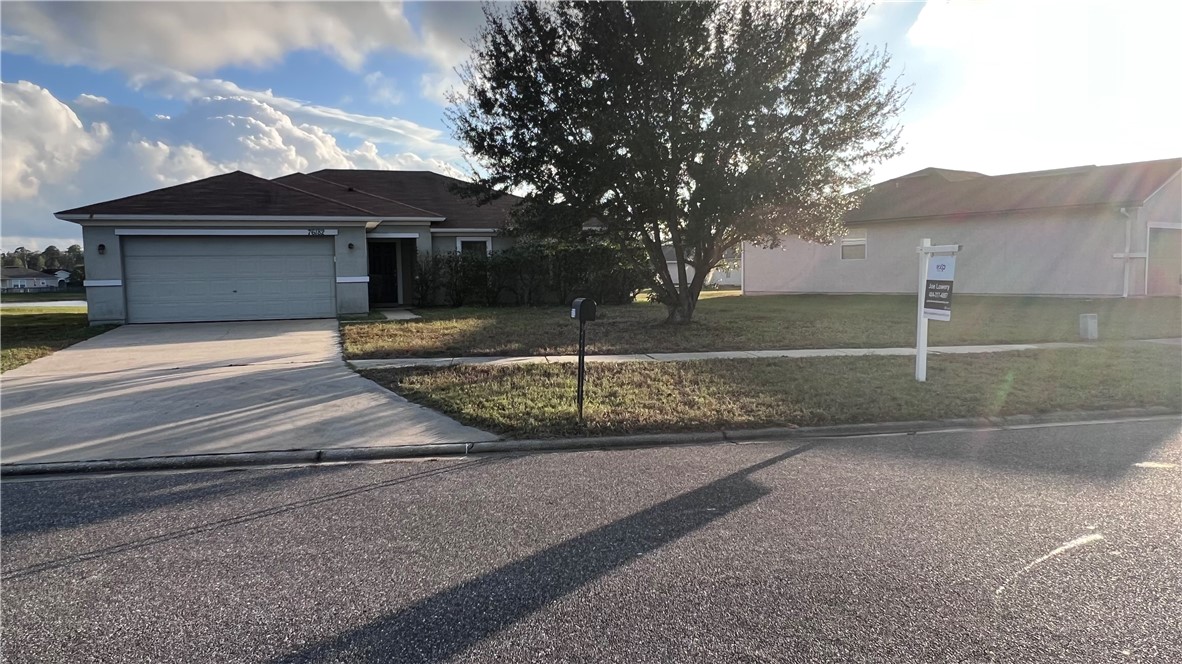 76182 Long Pond Loop Yulee, FL 32097 - Photo 2 of 35 Gallery Image 2