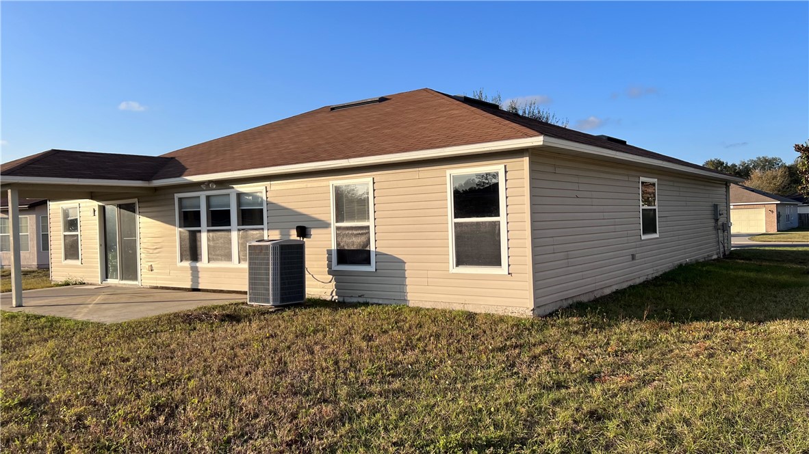 76182 Long Pond Loop Yulee, FL 32097 - Photo 10 of 35 Gallery Image 10