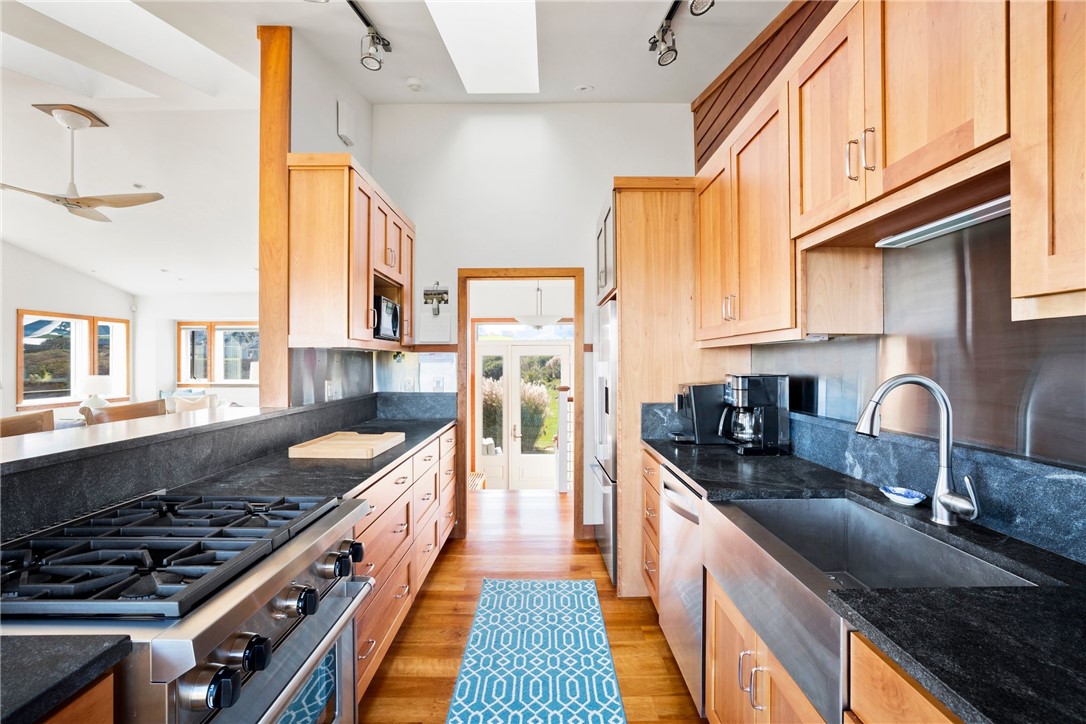 288 Spring Street Block Island, RI 02807 - Photo 26 of 50