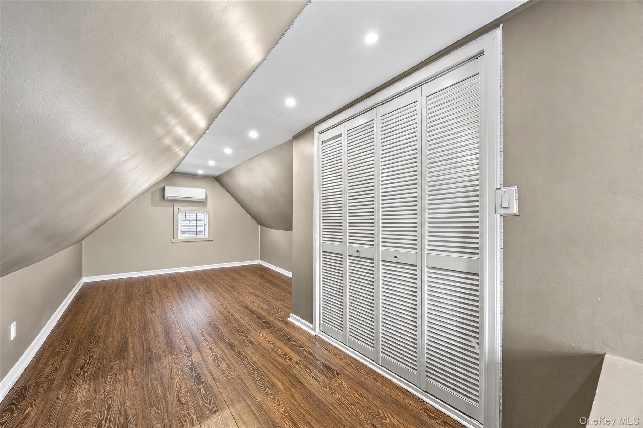 82 Superior Road Floral Park, NY 11001 - Photo 11 of 26