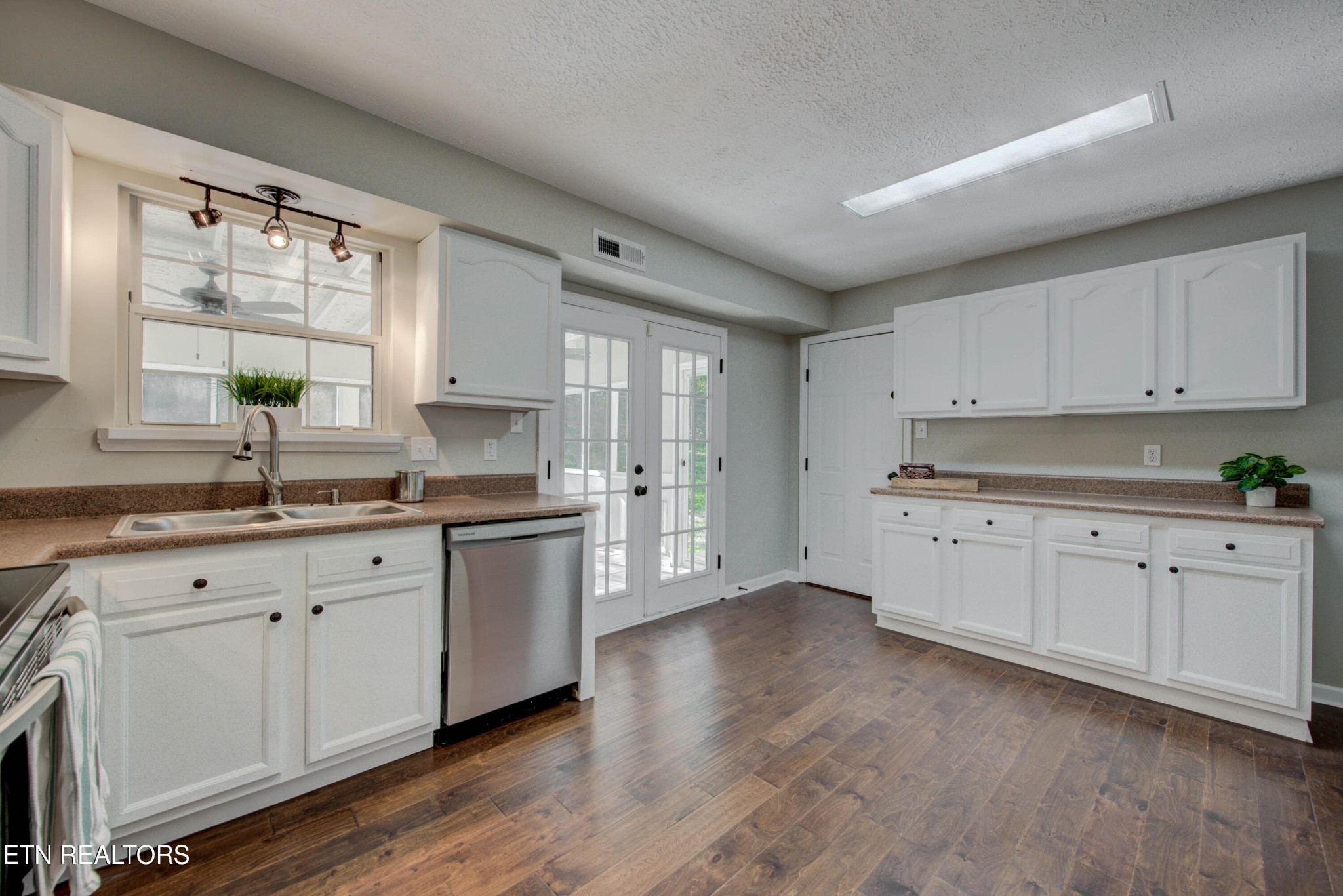 4004 Abercorn Road Knoxville, TN 37921 - Photo 10 of 30 Gallery Image 10