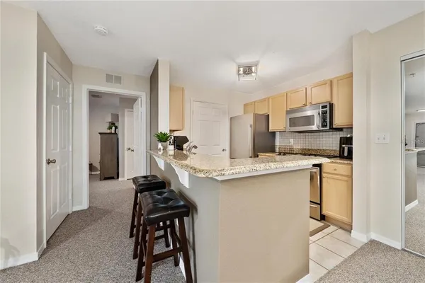 $1,700 | 930 Moonlight Cove Road, Unit 11107, Orange City, FL 32763