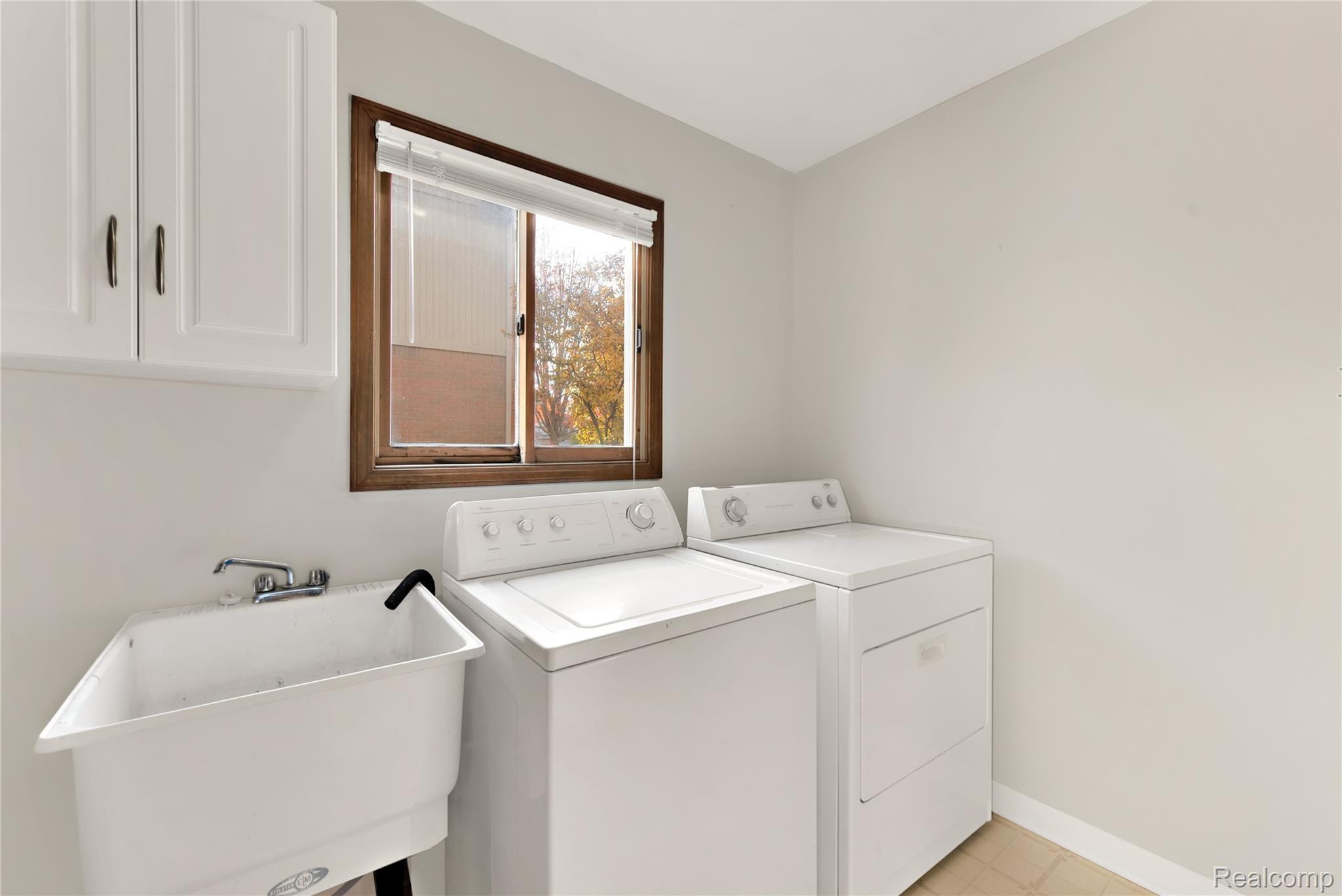 1239 Bembridge Drive Rochester, MI 48307 - Photo 13 of 33 first floor laundry room