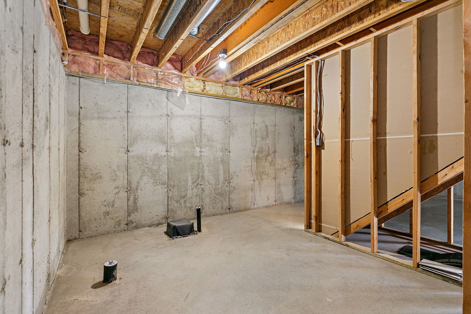 685 Persimmon Street DeKalb, IL 60115 - Photo 26 of 38 a view of an empty room