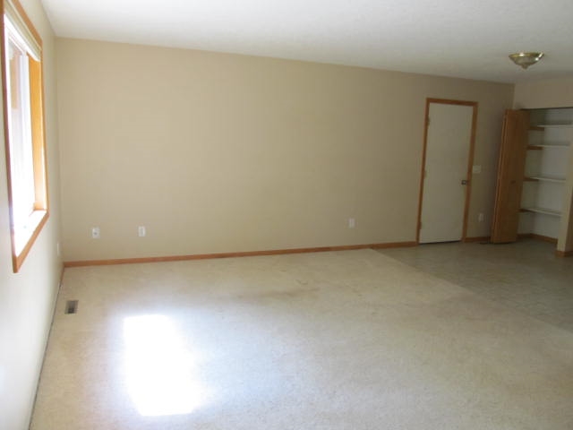 7655 Praha Street Interlochen, MI 49643 - Photo 4 of 18 1805560-3.JPG