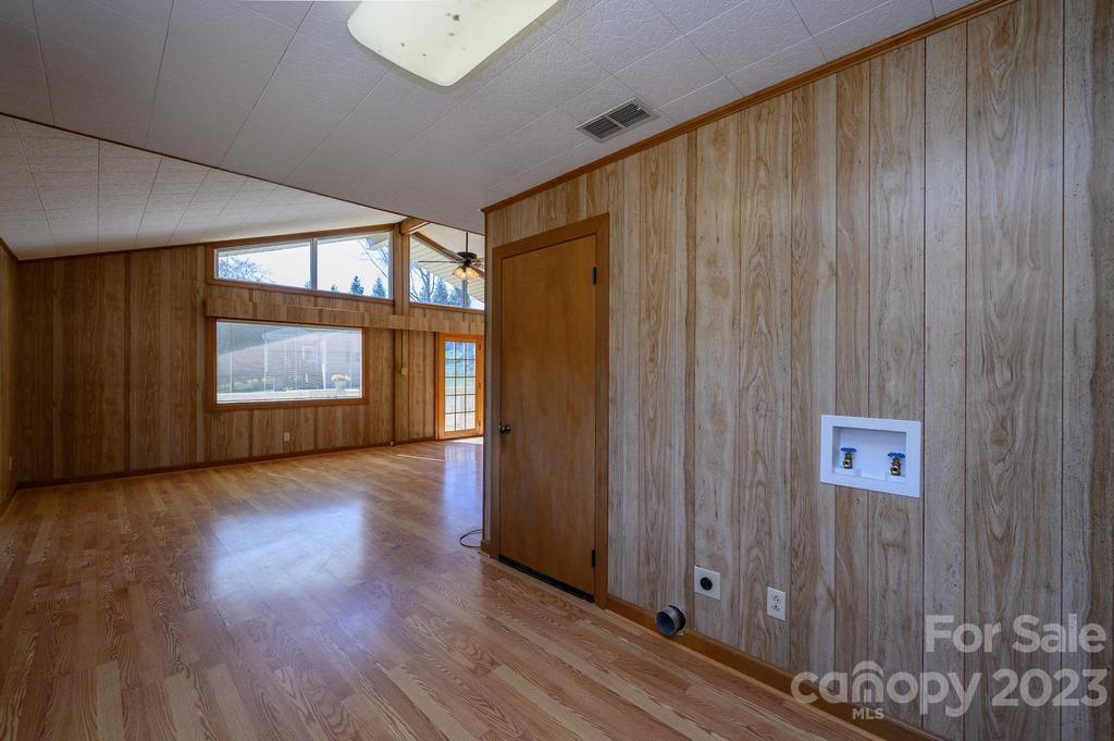 111 Lakeside Loop Hickory, NC 28601 - Photo 32 of 47 Gallery Image 32