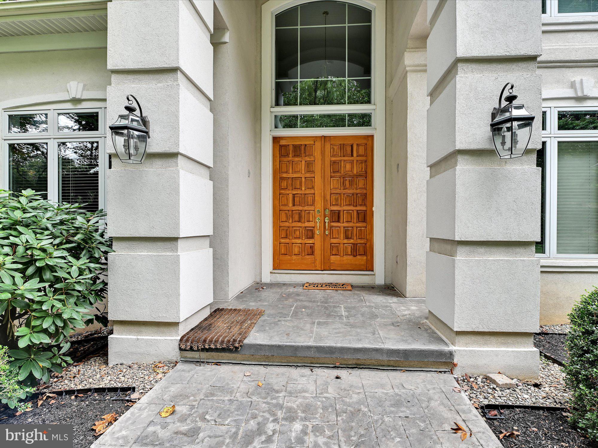 1019 Hunters Path Lancaster, PA 17601 - Photo 2 of 42 front