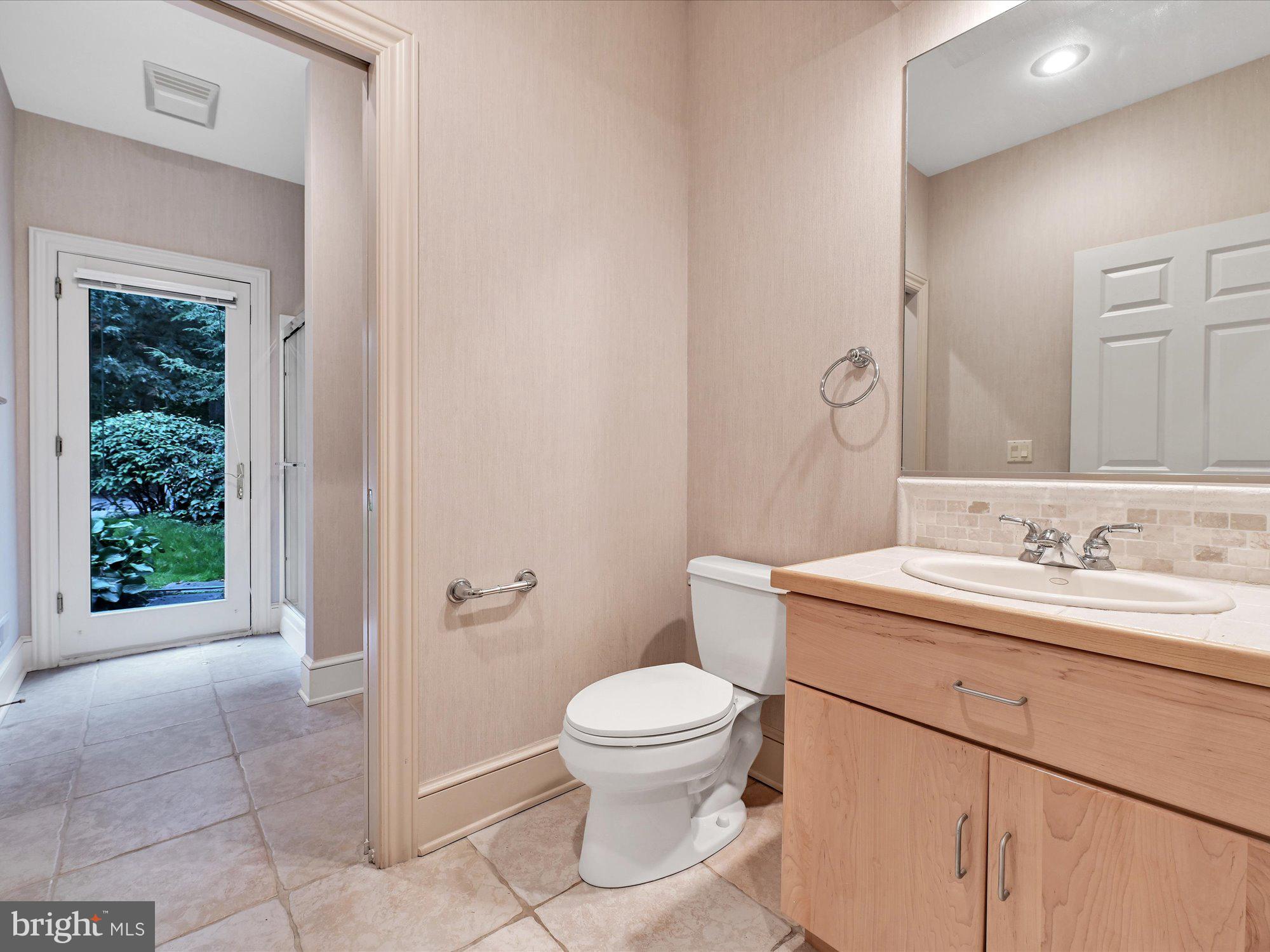 1019 Hunters Path Lancaster, PA 17601 - Photo 15 of 42 bathroom